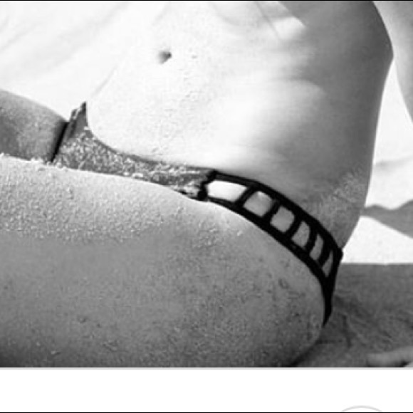 NWT Issa de Mar cheeky Brazilian hina - Picture 4 of 7